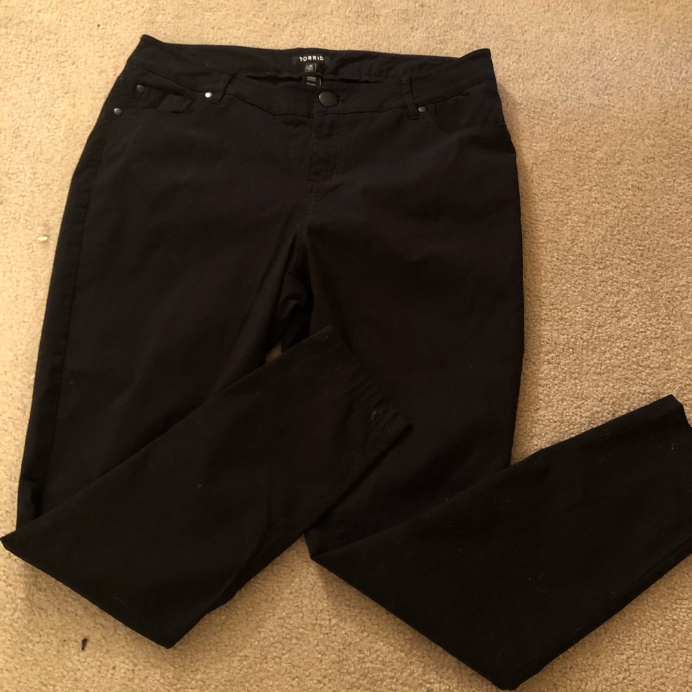 TORRID BOMBSHELL SKINNY JEAN - PREMIUM STRETCH